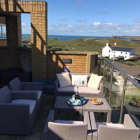 Tudor Apartment Trearddur Exterior photo